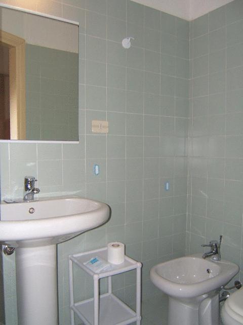 Hotel Diana Гардоне Ривьера Экстерьер фото