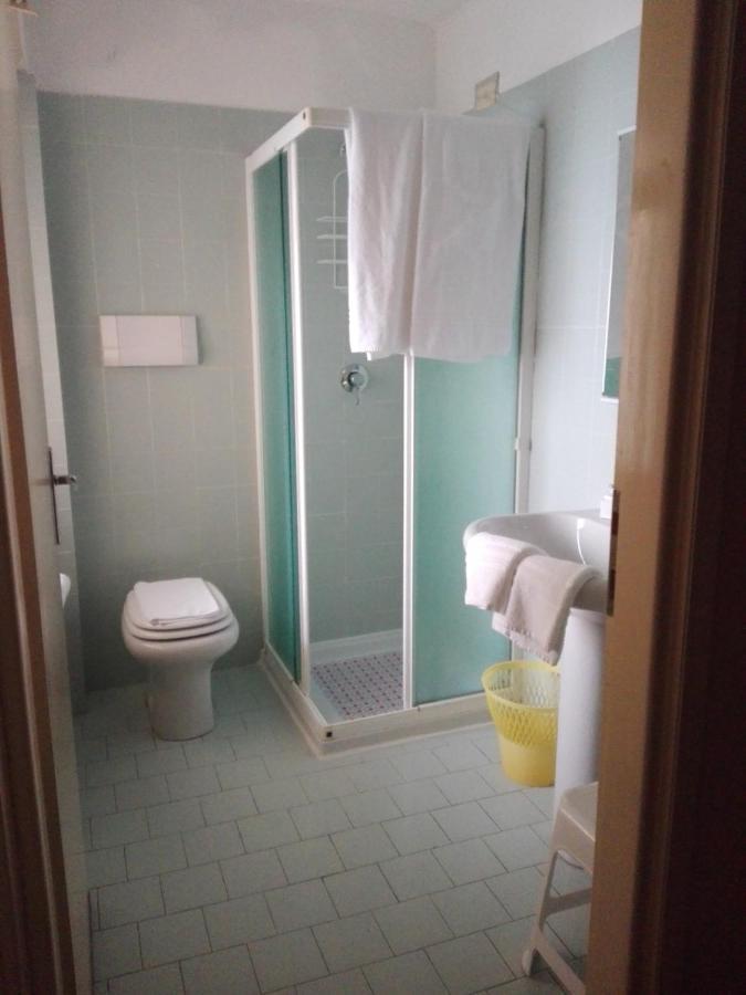 Hotel Diana Гардоне Ривьера Экстерьер фото