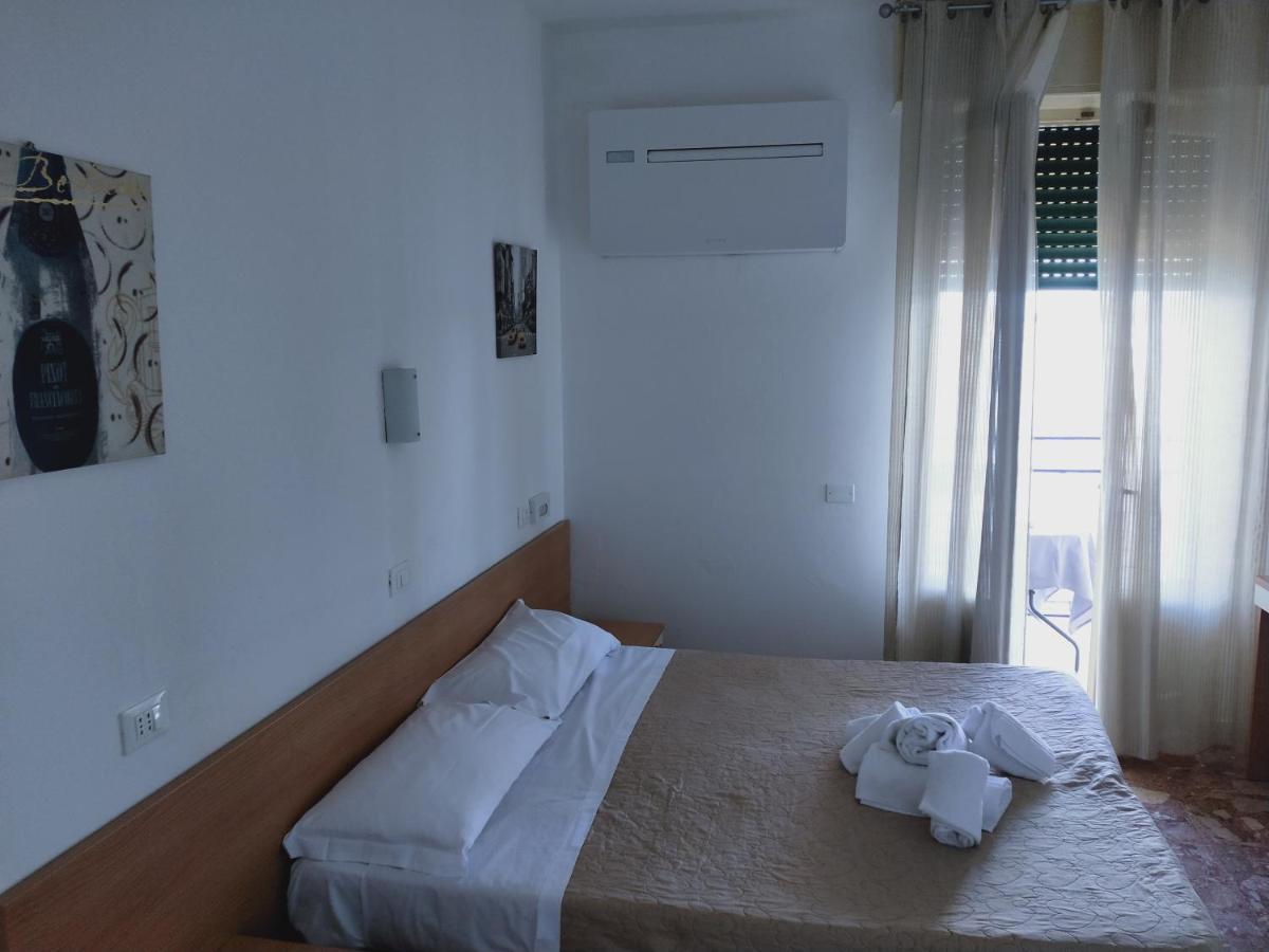 Hotel Diana Гардоне Ривьера Экстерьер фото