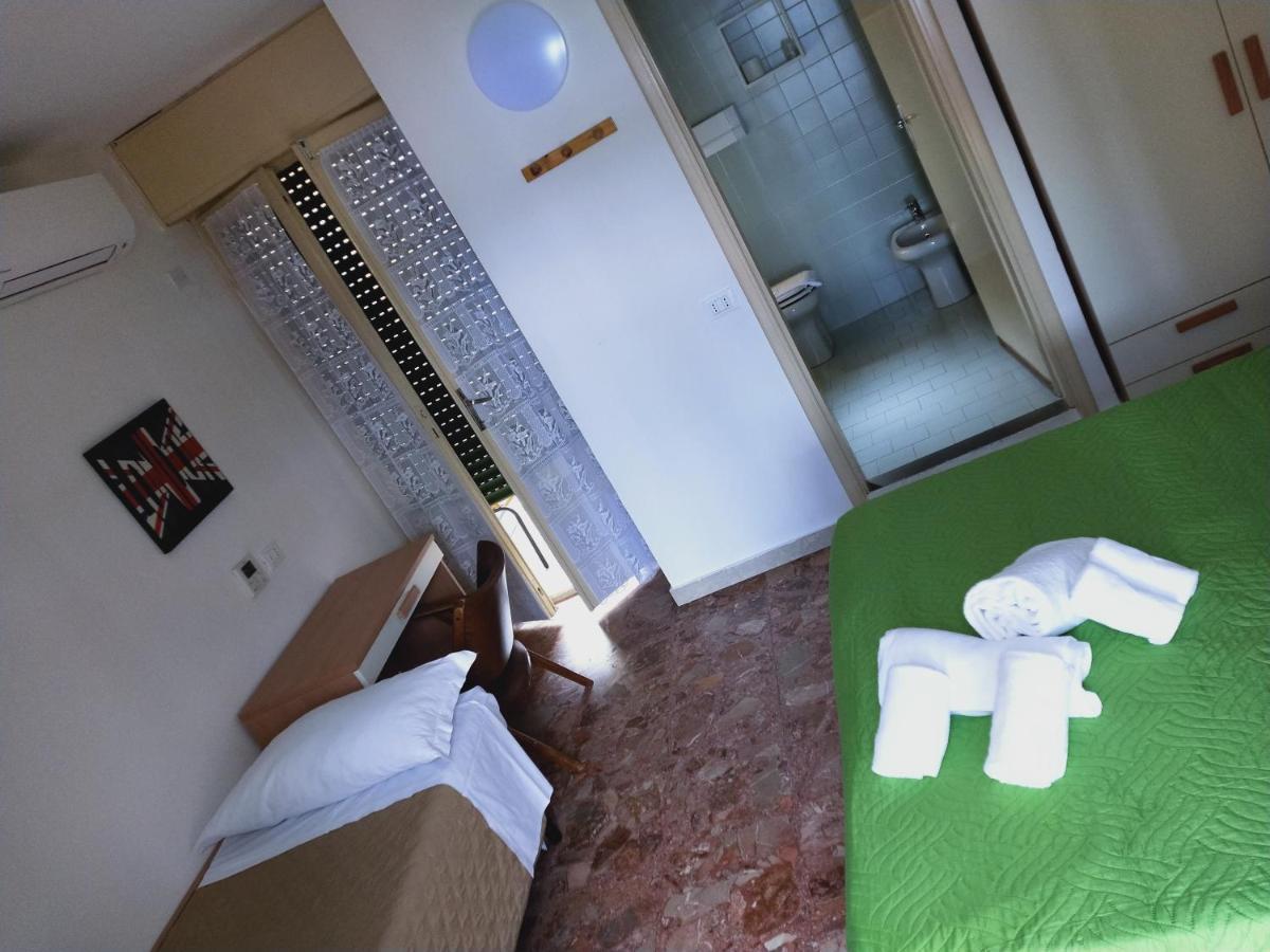 Hotel Diana Гардоне Ривьера Экстерьер фото